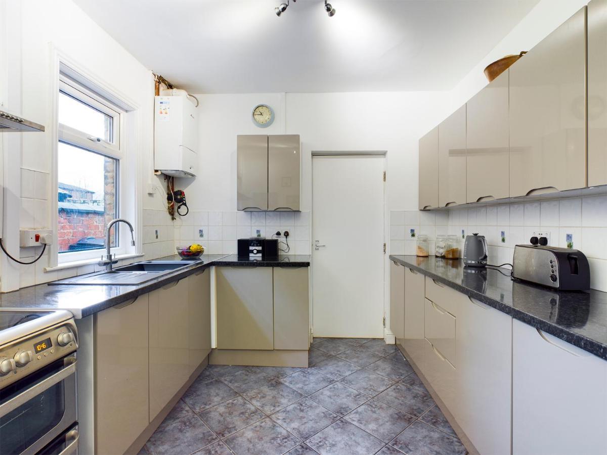 Cheerful 3 Bedroom Home With Free Parking And Wifi تشيستر المظهر الخارجي الصورة